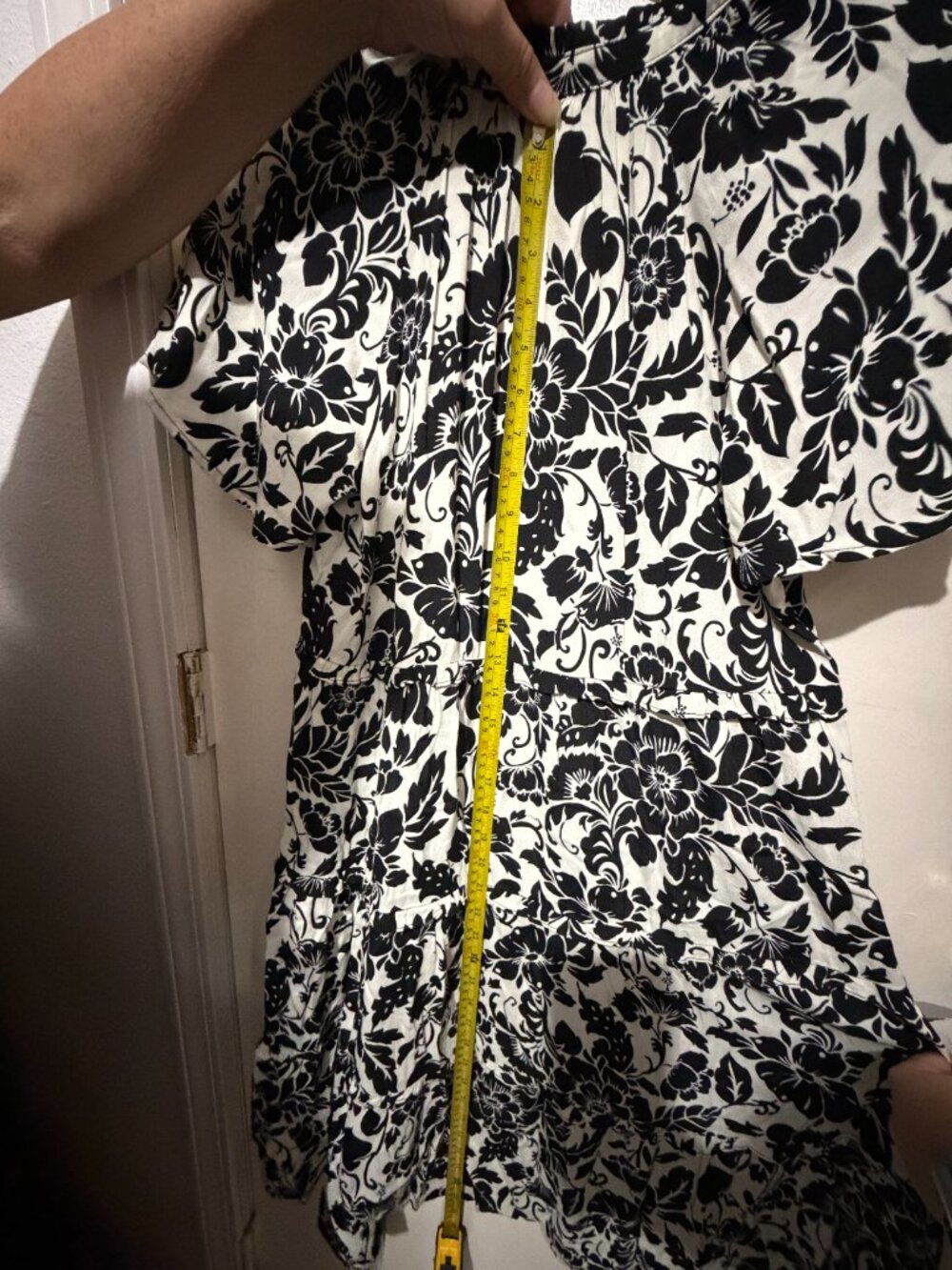 LOVESTITCH Black White Floral Flutter Sleeve Tiered Midi Dress Small - Picture 15 of 15